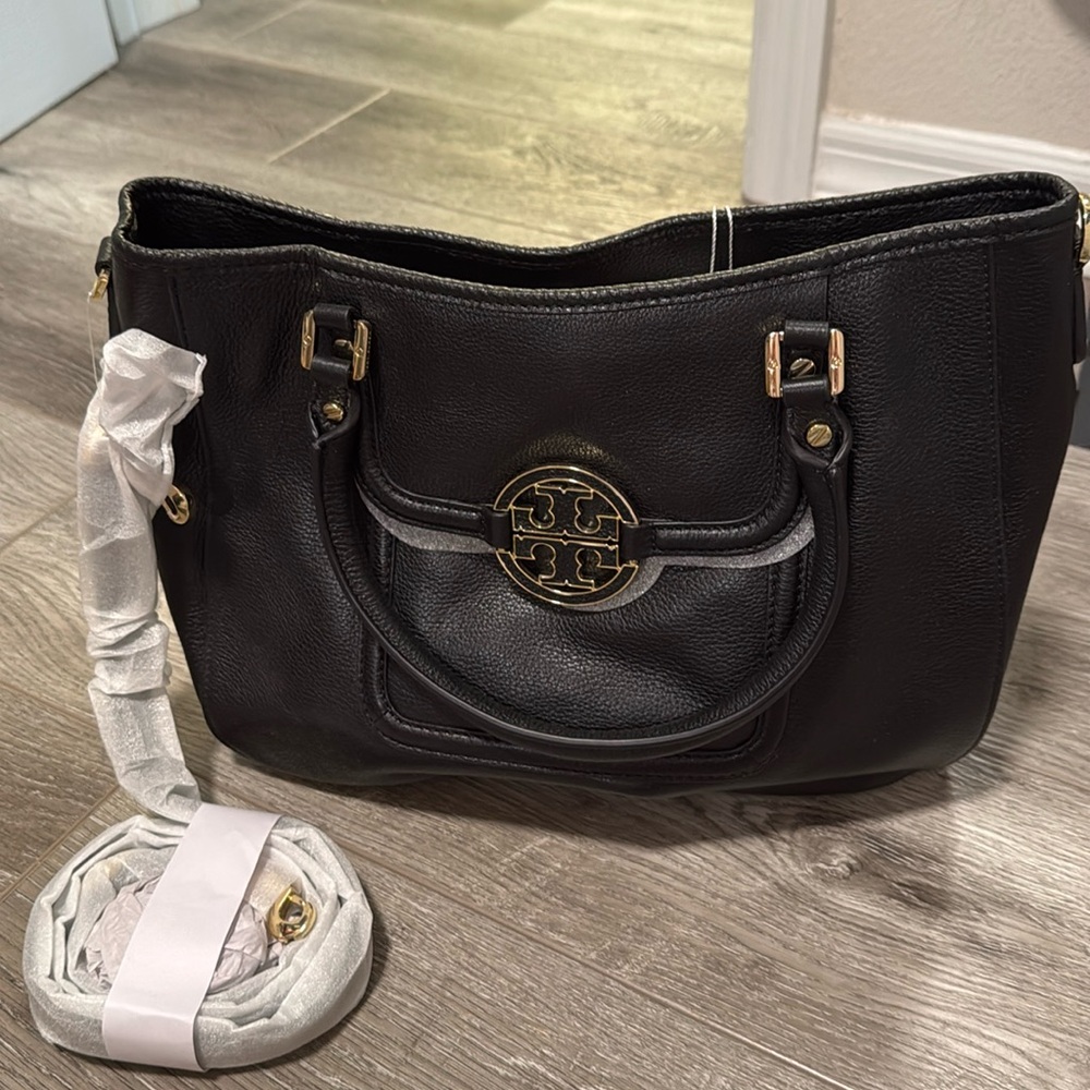 Tory Burch, Amanda classic hobo, NWT
